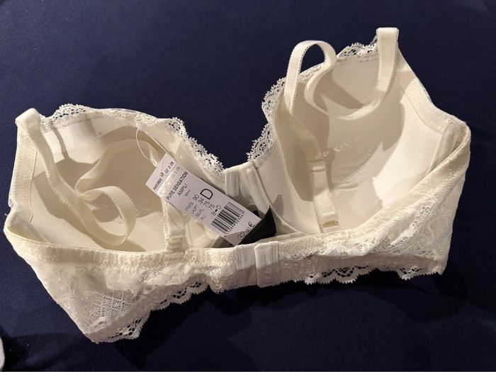 Soutien gorge - photo numéro 3