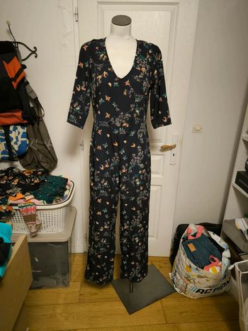 Combinaison bleue marine à fleurs Kiabi taille 40