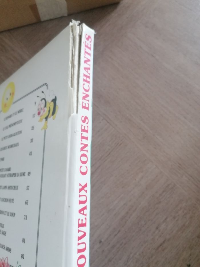 Livre contes - photo numéro 3