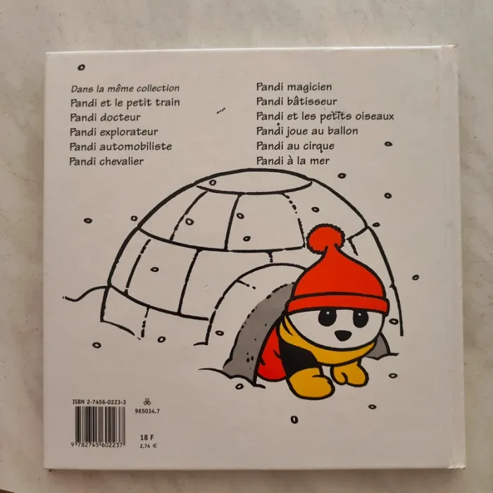 Pandi joue avec la neige - photo numéro 2