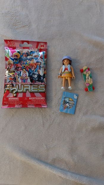 Playmobil figures série 71456 femme skateuse 