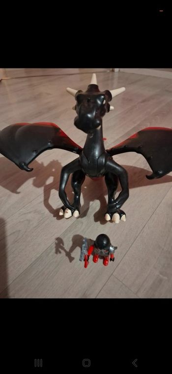 Dragon noir et rouge Playmobil