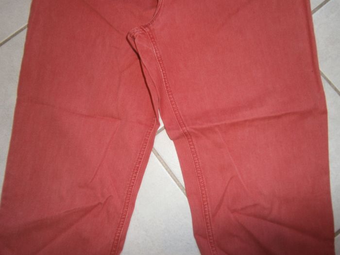Jeans rouge 1881 NINO CERRUTI Taille 42 - photo numéro 5