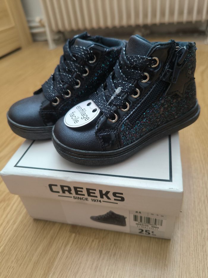 5 paires de chaussures neuves tailles 21 et 22