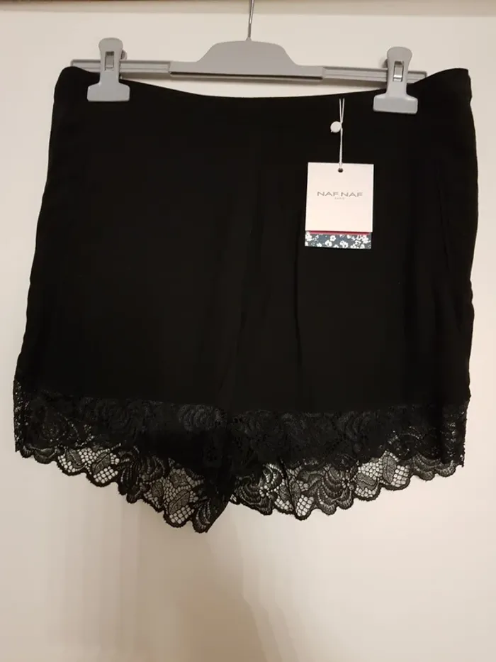 Short Naf Naf noir taille 40 neuf