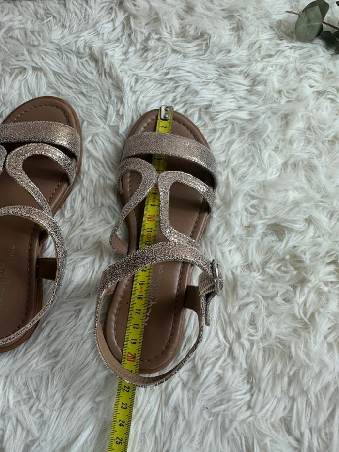 Paire de sandales reqins taille 32 - photo numéro 5