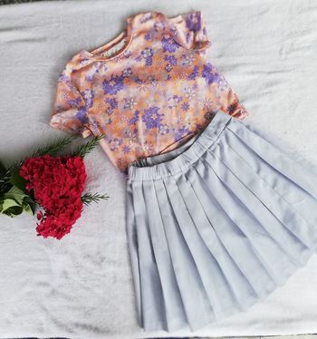 Jupe plissé bleu pâle