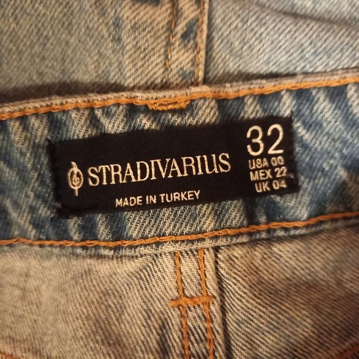 Short stradivarius 32 - photo numéro 3