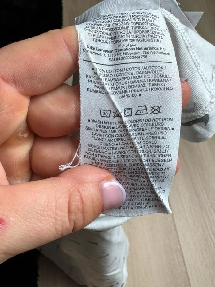 T shirt Nike enfant L - photo numéro 4