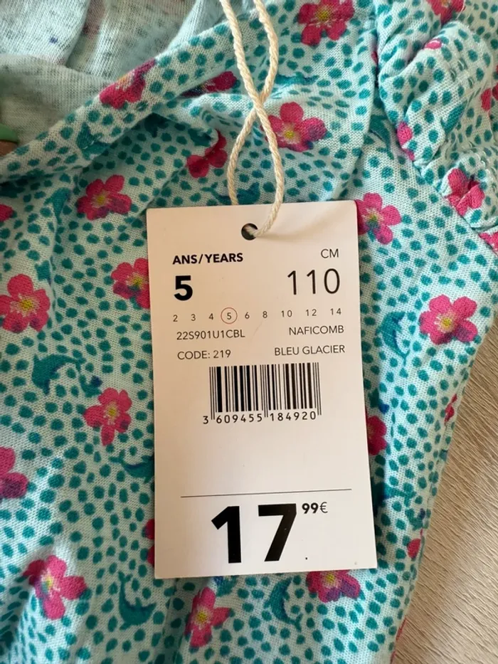 Jolie combi short DPAM 5 ans neuve - photo numéro 5