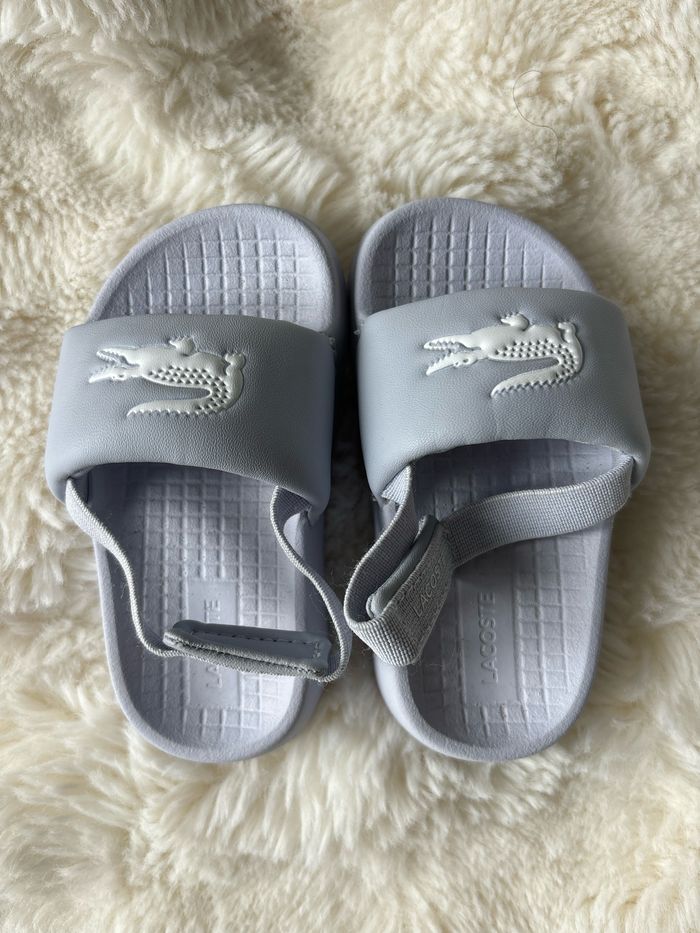 Claquettes serve slide 1.0