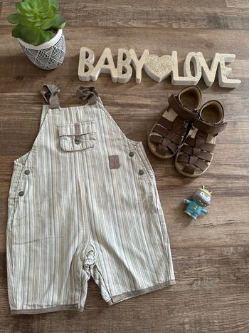 - Salopette short Obaibi   - 12 mois - Très bon état 