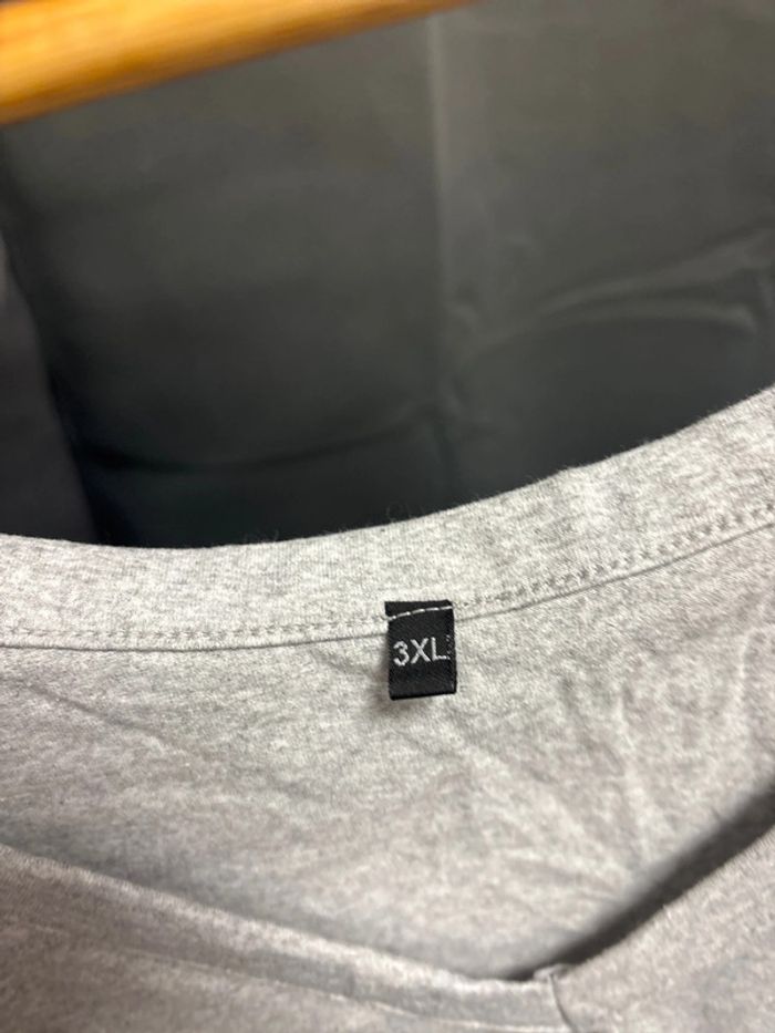 T-shirt à épaule dénuder - photo numéro 2