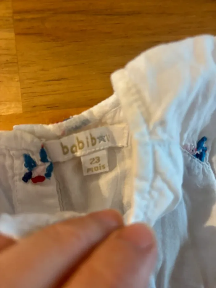 Robe sans manches blanches à petites fleurs - photo numéro 2