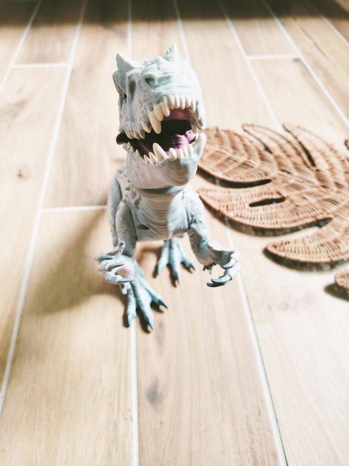 🦖 Figurine dinosaure Indominus Rex Jurassic World/Jurassic park sons et lumières - photo numéro 4