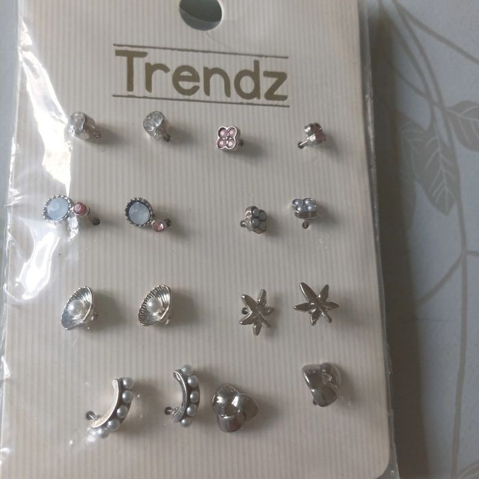 8 paires boucles d'oreilles Trendz - photo numéro 3