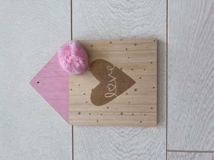 Objet décoratif Maisons du Monde en bois Love doré et rose - photo numéro 1