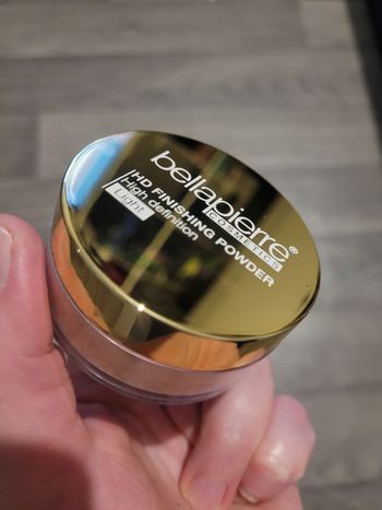 Poudre de finition visage avec houpette BellaPierre