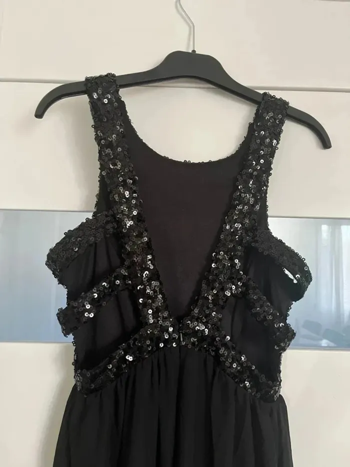 Robe noire - photo numéro 4