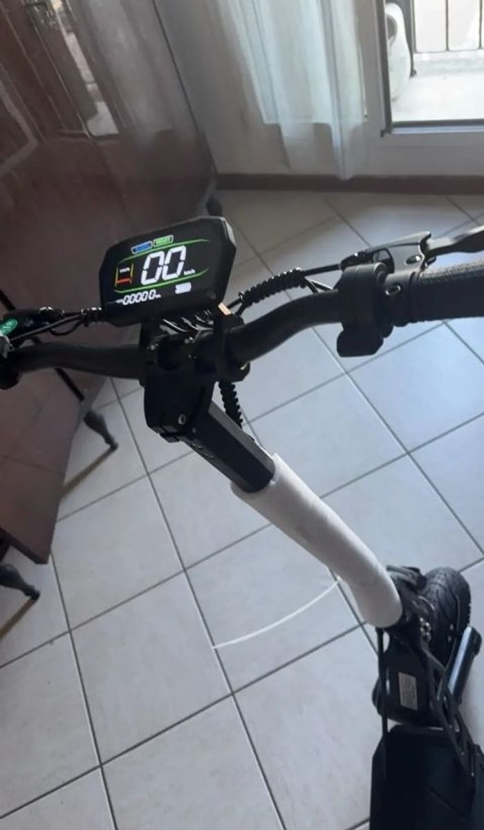 Trottinette électrique neuve 1800 watt débridée à 45 km/h  100 km d'autonomie - photo numéro 7