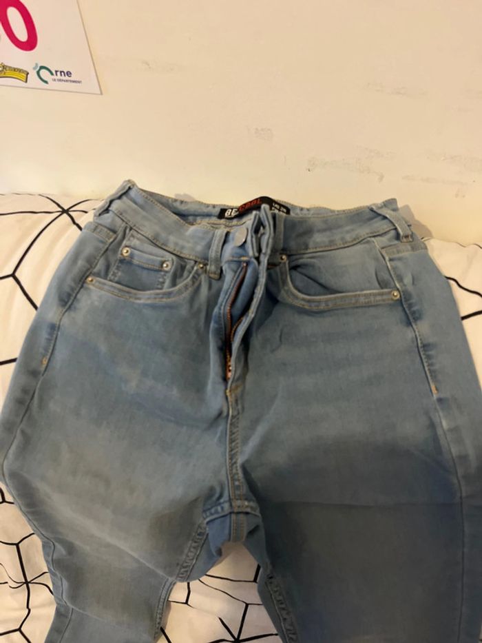 Jean bleu - photo numéro 2