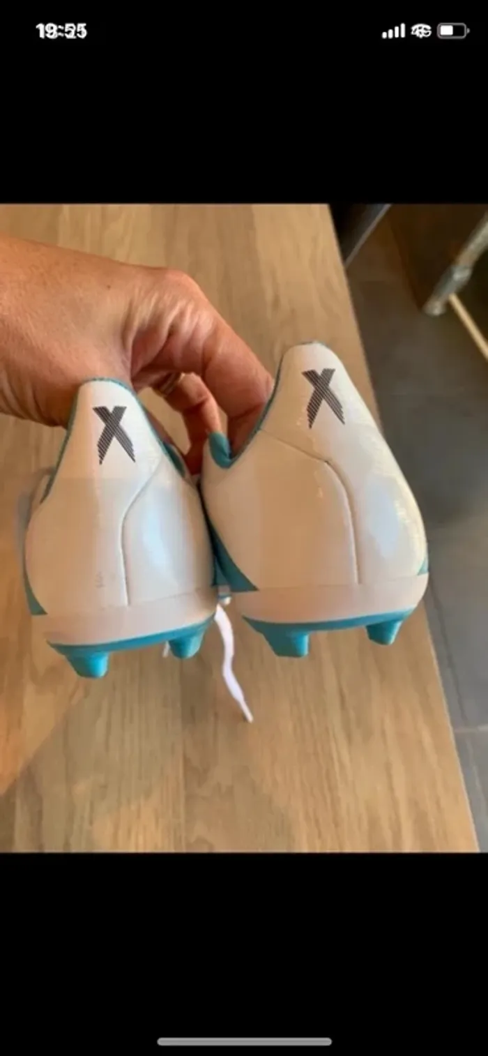 Chaussures de Foot crampons adidas taille 30 1/2 - photo numéro 2