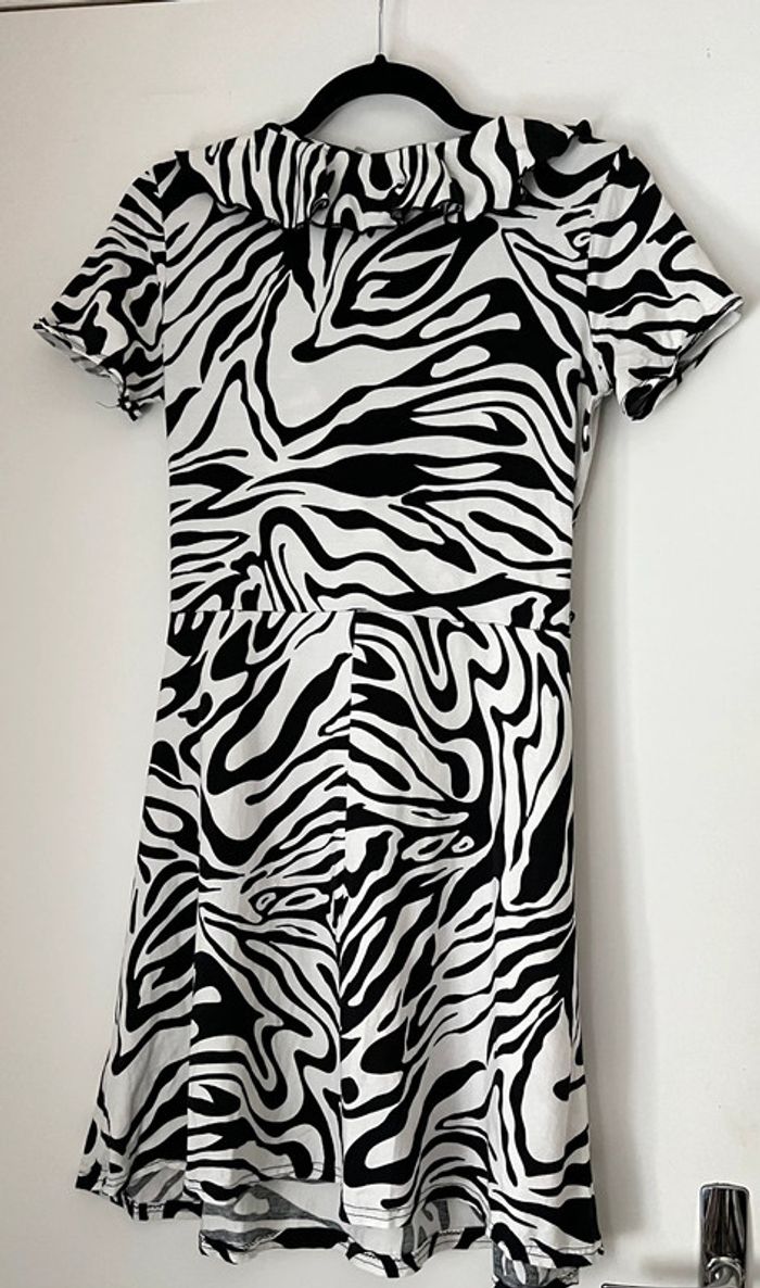 Robe courte zébré taille 38-40 - photo numéro 6