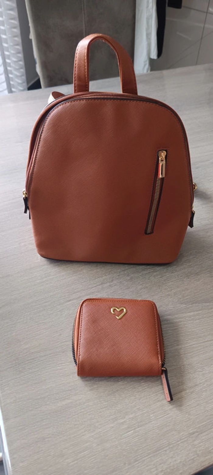 Sac a dos et porte feuille
