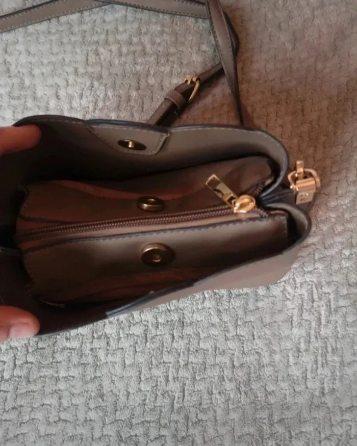 Sac en simili cuir taupe - photo numéro 5