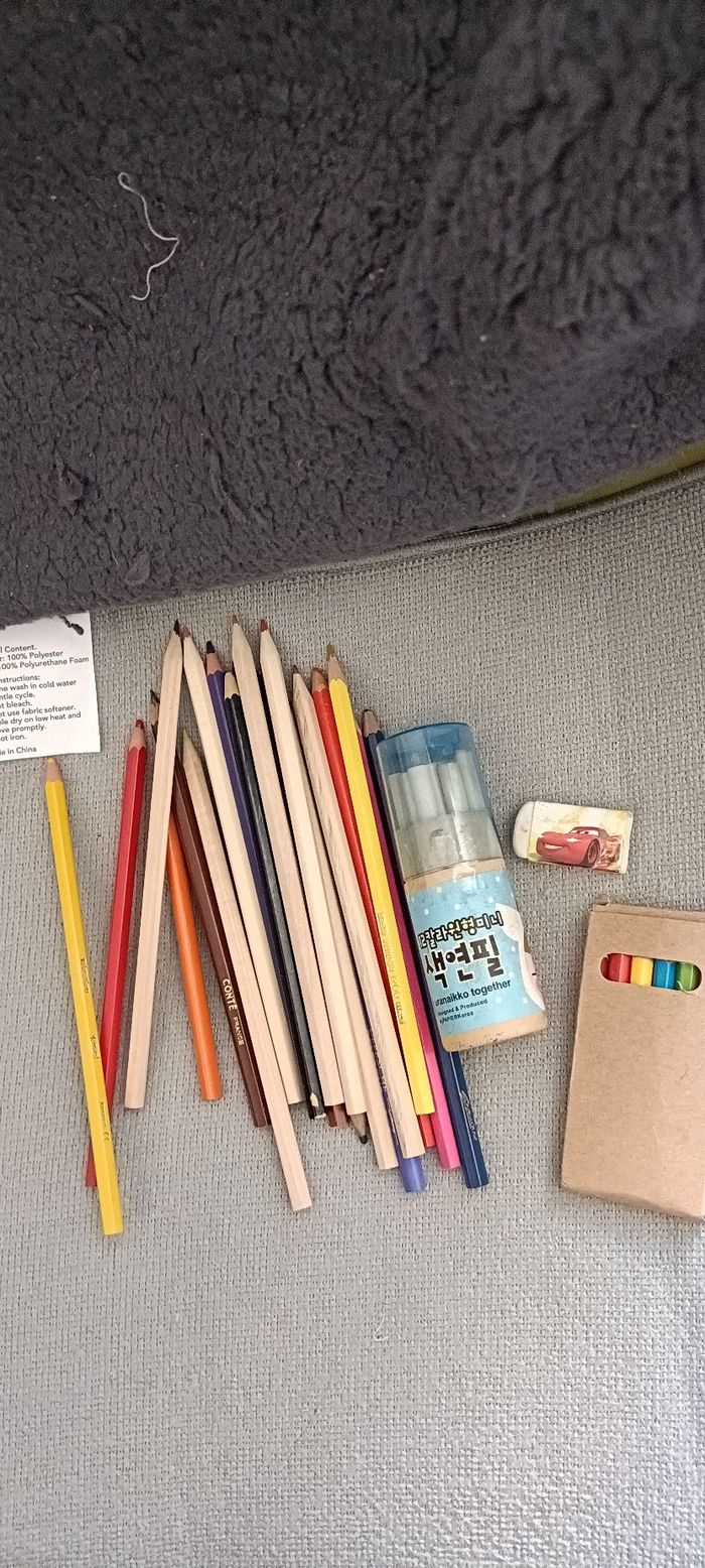 Lot crayons couleurs - photo numéro 2
