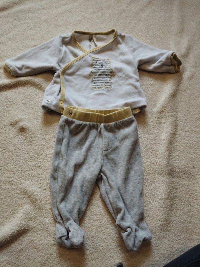 Lot de pyjamas - photo numéro 3
