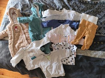 Lot vêtements garçon 1 mois 