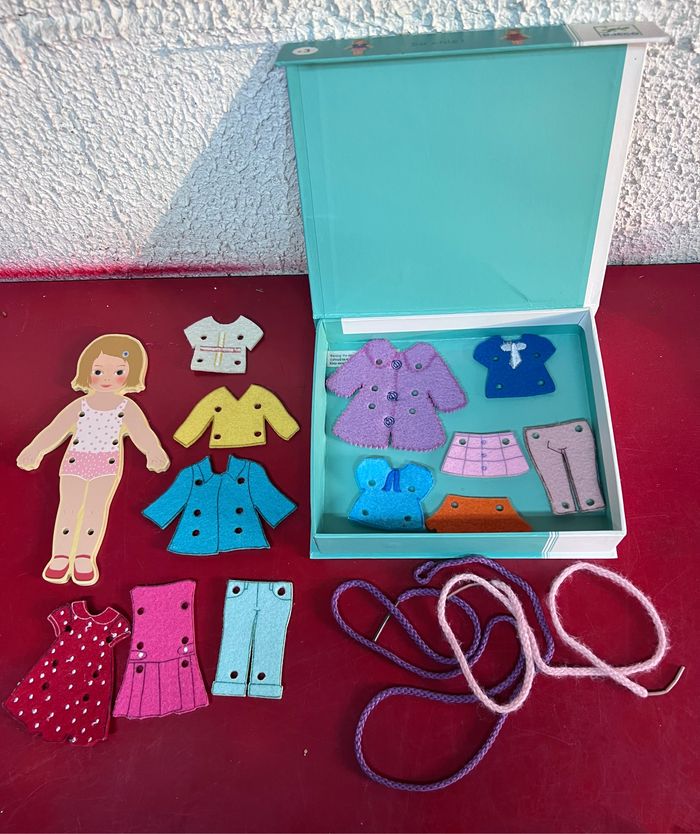 Jeu éducatif à lacer Djeco