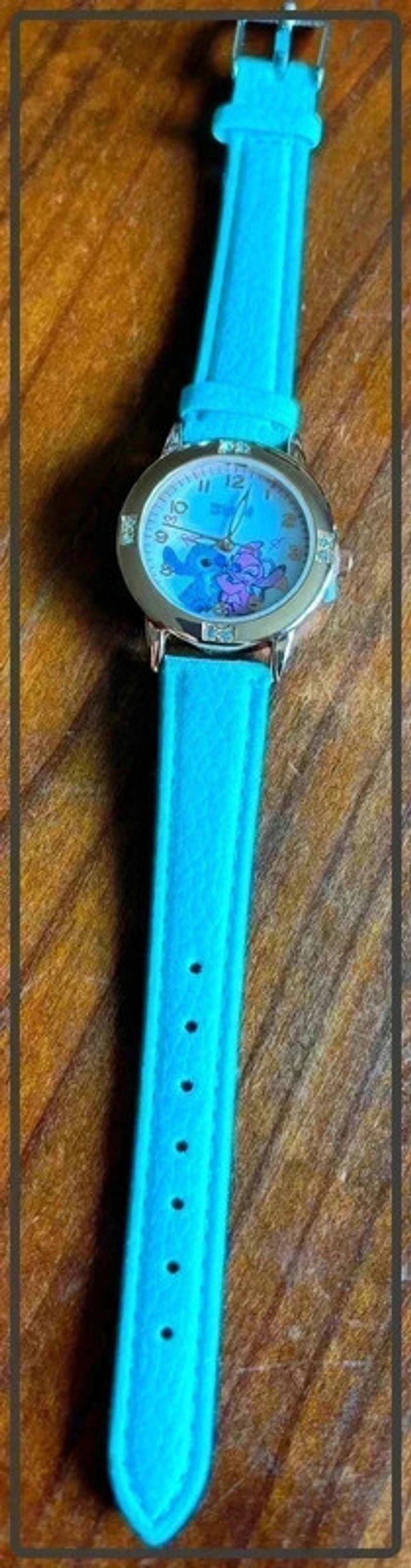 Montre stitch bleu - photo numéro 2