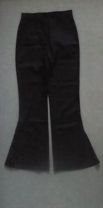 Jean noir, avec dentelle