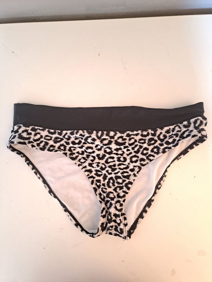 Maillot de bain femme (2 pièces) noir et blanc - Sans marque - Parfait état. - photo numéro 7