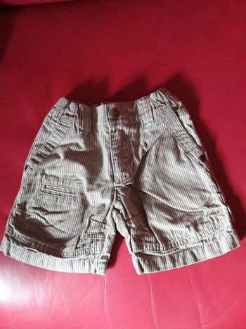 Short rayé beige et marron