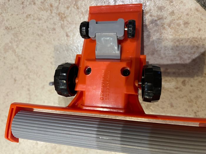 Frank car (petit modèle, plastique) original Disney/Pixar - photo numéro 3