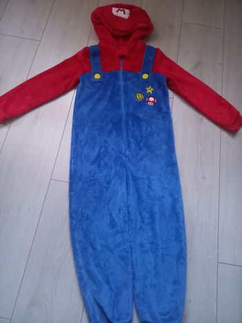 Surpyjama Mario