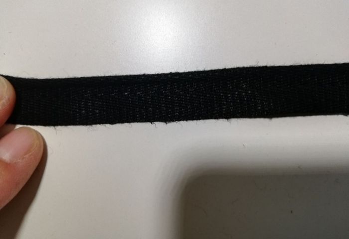 18 mètres de ruban noir - photo numéro 4