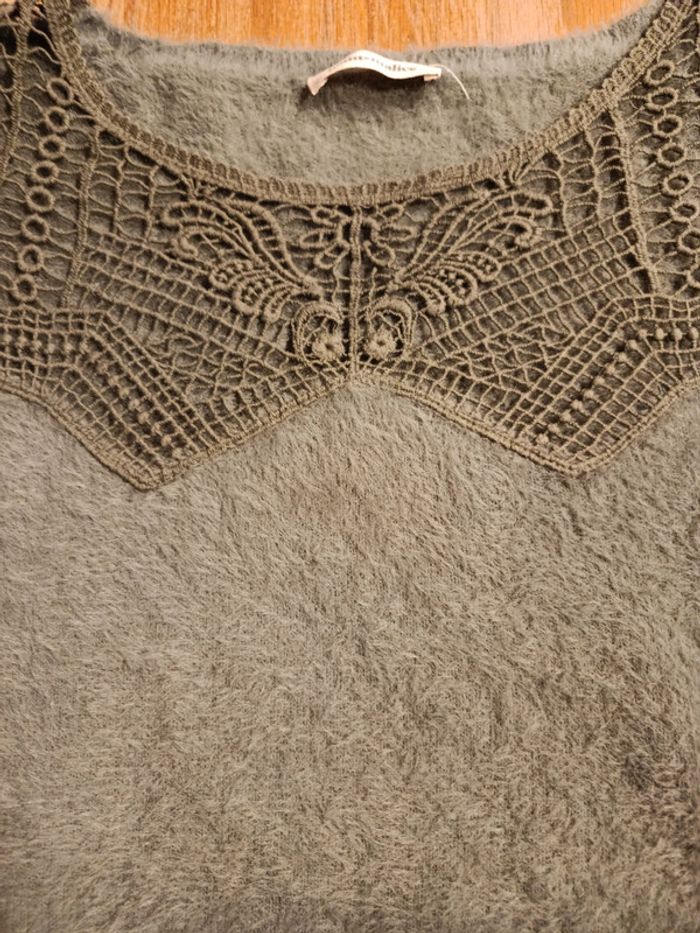 Pull dentelle - photo numéro 2