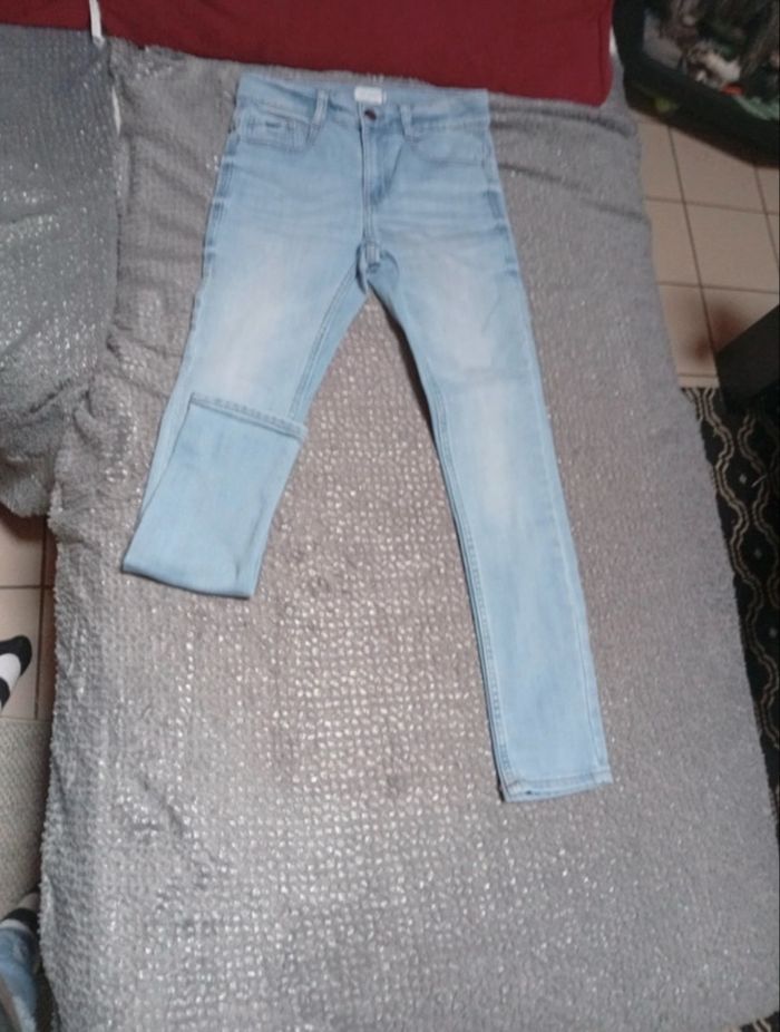 Vend jean fille - photo numéro 2