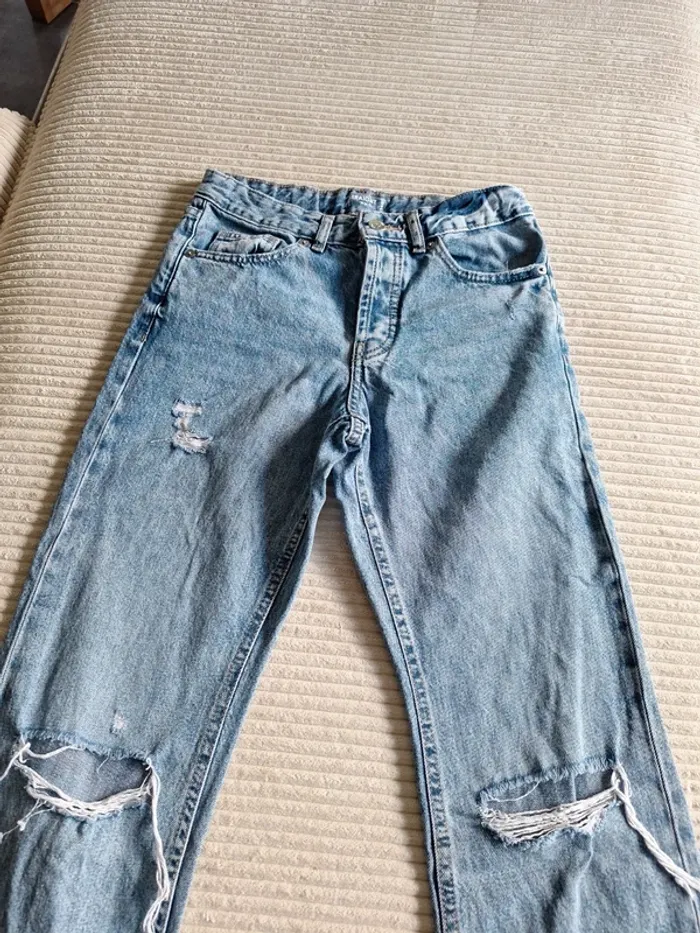 Jean troué straight - photo numéro 2