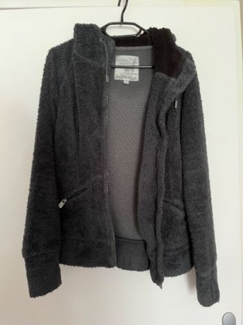 Polaire noire et grise