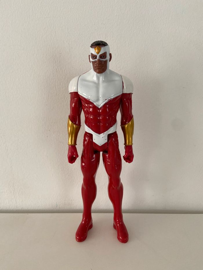 Figurine Marvel Avengers Falcon rouge blanc hasbro 2014