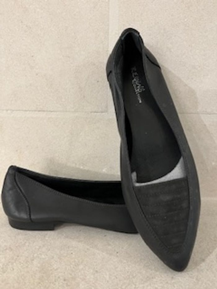 Ballerines Reqins tout en cuir P.37