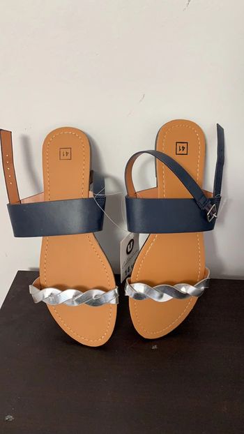 Sandales