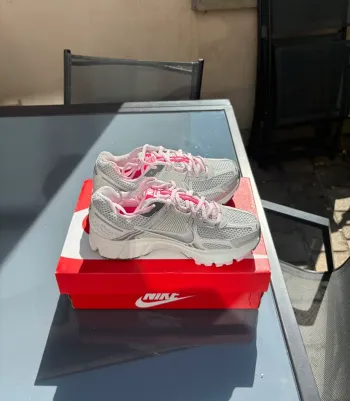 Nike Zoom Vomero 5 pink/rose