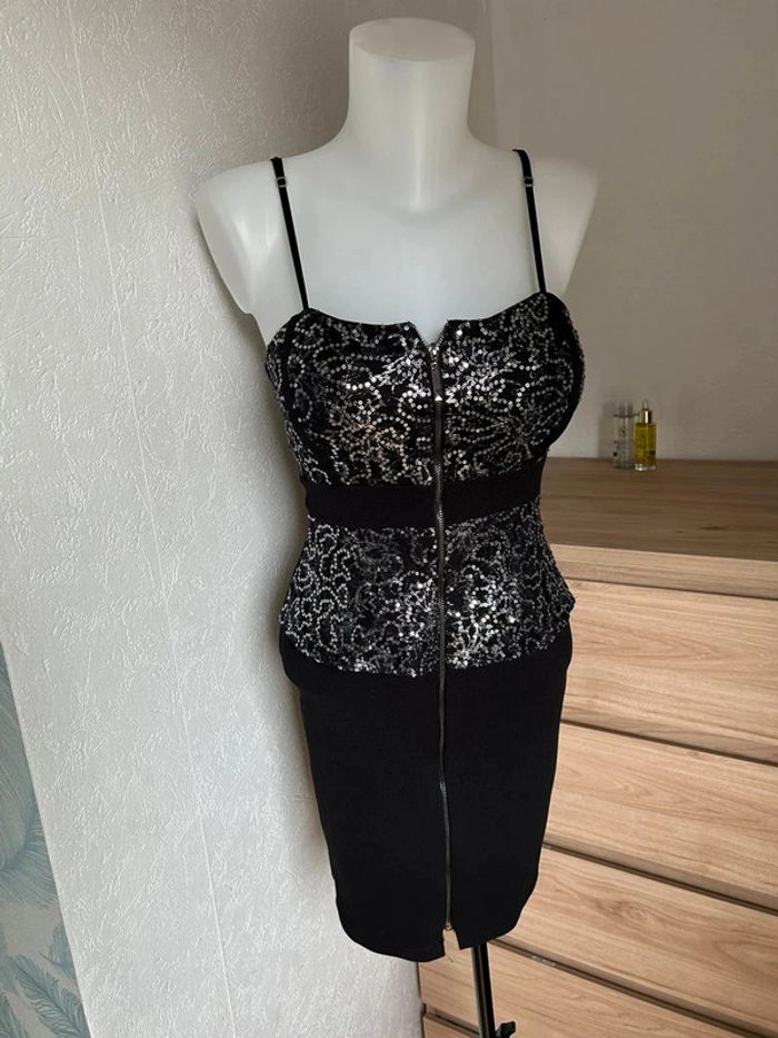 🎉 Robe noire à sequins scintillants 🎉