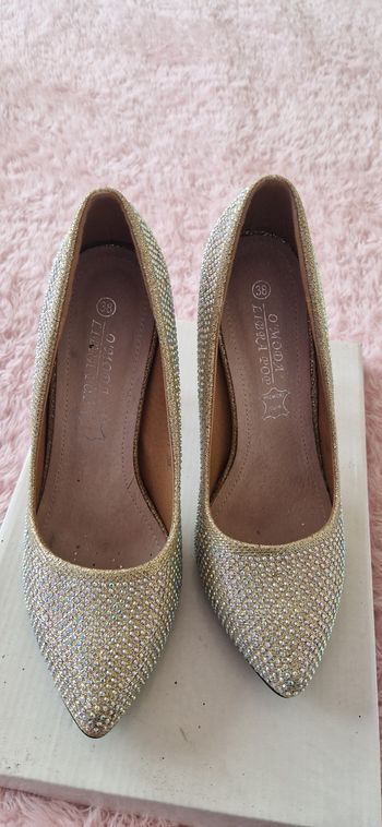 Chaussures à talons brillante 38